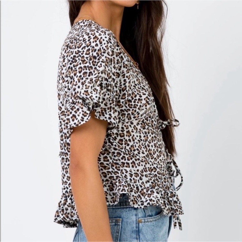 Princess Polly Arman Animal Print Cropped Tie Top Ruffle Hem Size 6 - Picture 3 of 6